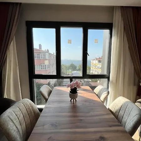 & Sea View 2 Bedrooms 1 * Istanbul